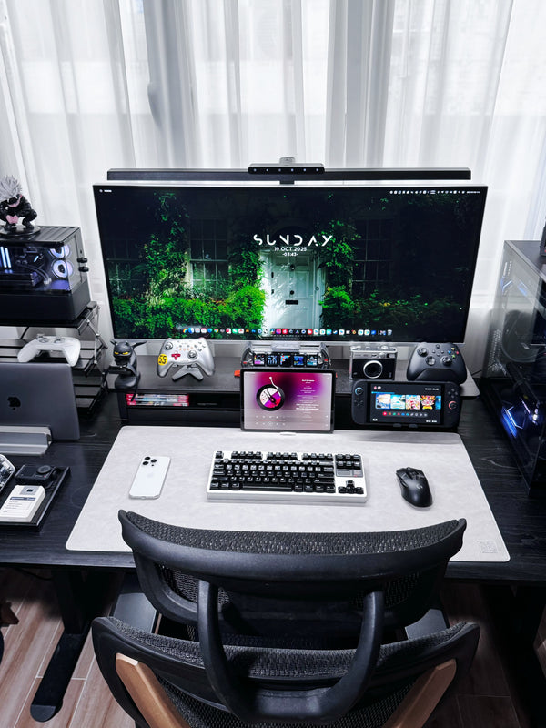 The Art of Focus: How to Build the Ultimate Minimalist Desk Setup in 2025